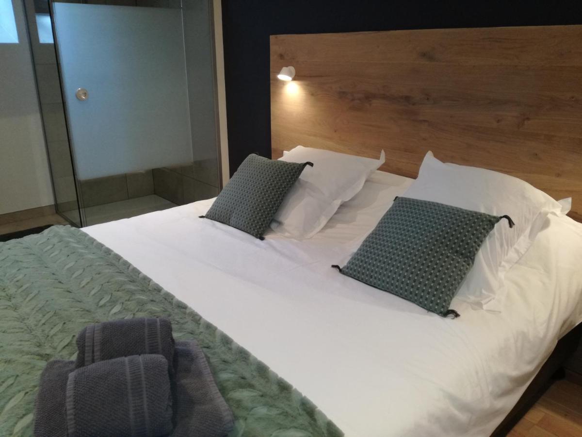 ボマル Ferme Houard Bed & Breakfast エクステリア 写真