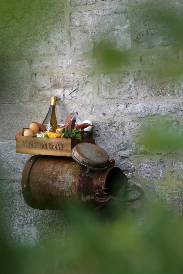 ボマル Ferme Houard Bed & Breakfast エクステリア 写真